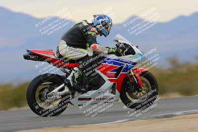 media/Jan-14-2023-SoCal Trackdays (Sat) [[497694156f]]/Turn 9 Set 2 (1130am)/